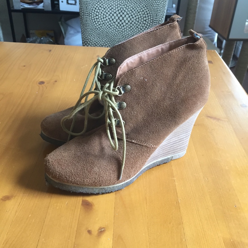 Steve Madden Dessertt Brown Suede Wedge Bootie size 9.5